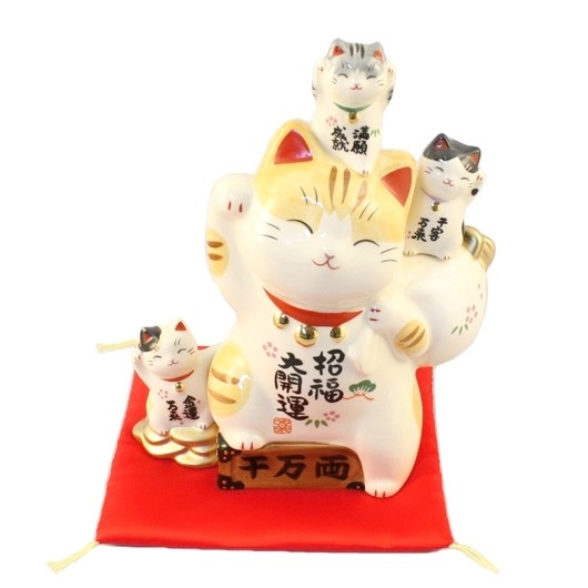 Maneki Neko - Lucky Cat with Trio Bank