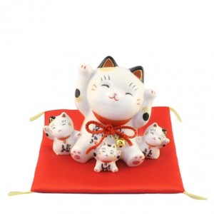 Maneki Neko - Lucky Cat with Trio