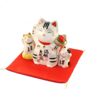Maneki Neko - 3 Lucky Cats - Bringing Money & Success