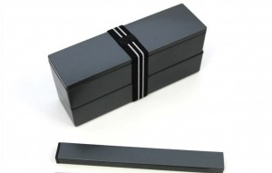 Hakoya Nagabako Metallic Two Tier Bento Box | Black